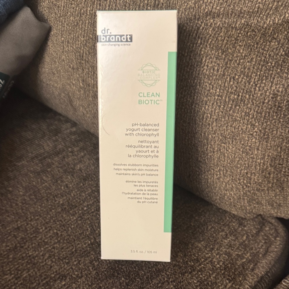 Dr. Brandt Clean Biotic Yogurt Cleanser - Cream - New